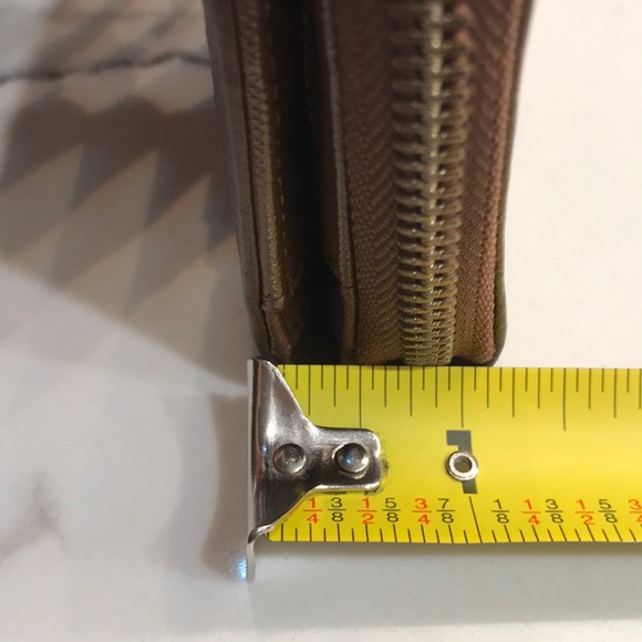 DKNY Wallet - Picture 12 of 12